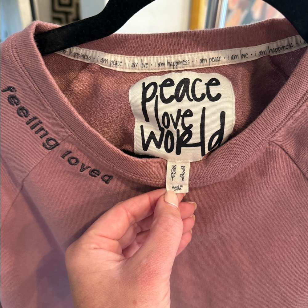 Peace Love World "Feeling Loved" pink Mauve Sweatshirt XS